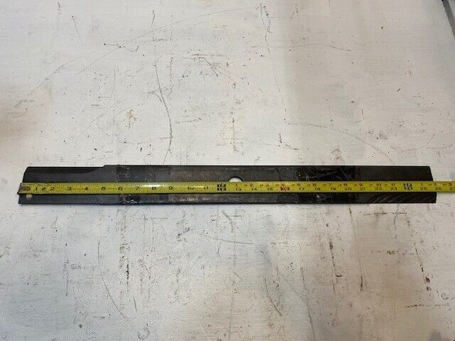 Brush Mower Blade 100491 | MB009 26" Long 2-1/2" Wide 26mm Bore