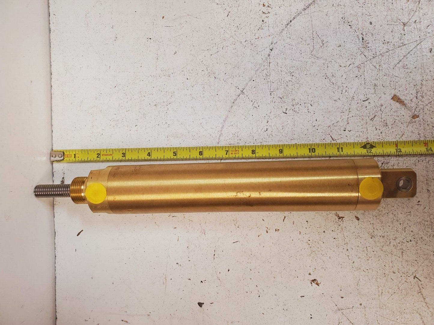 Generic Air Cylinder 1CYLND250 (Slight Damage)