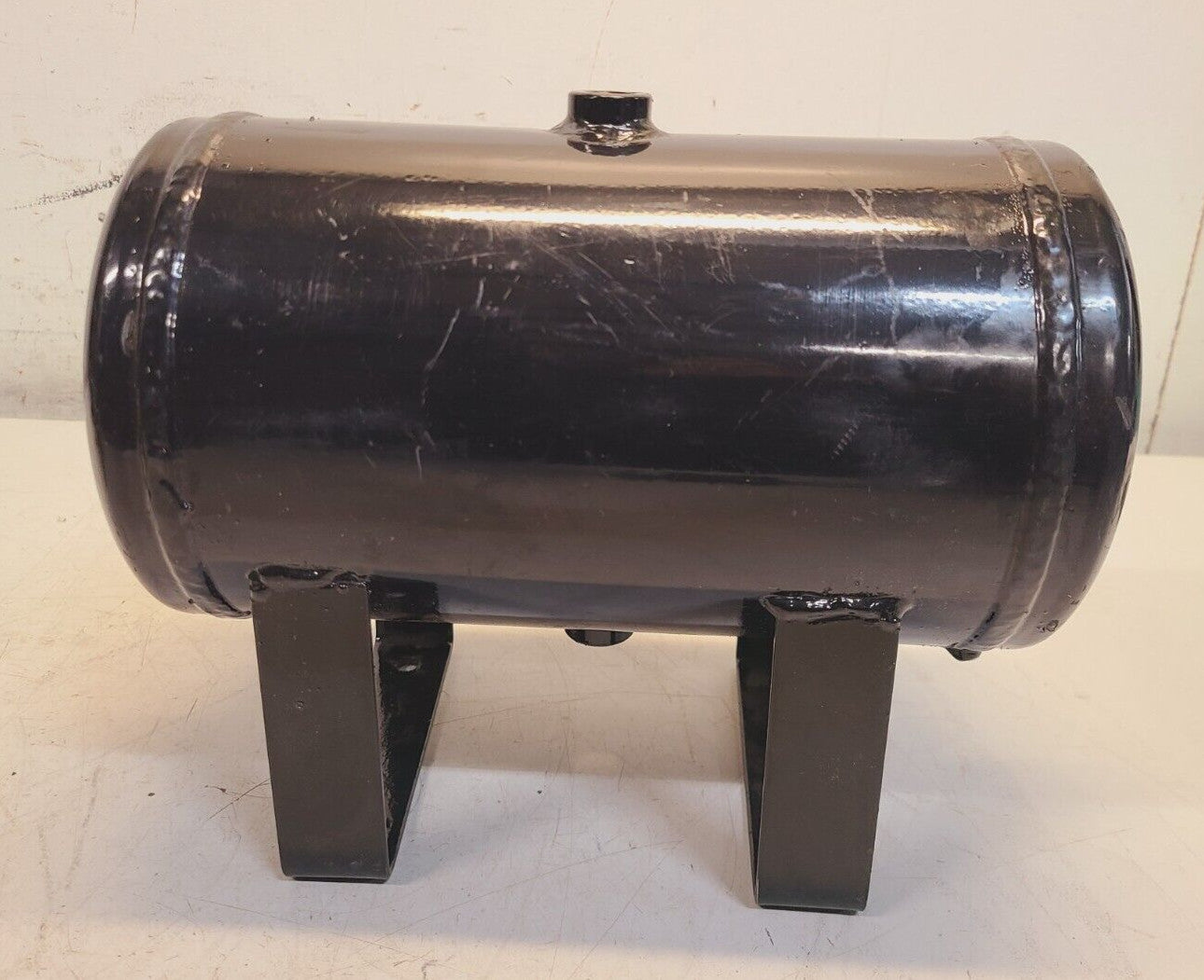 5 Port Air Tank Length 9.5" x Diameter 5.5" - Tank Measurements