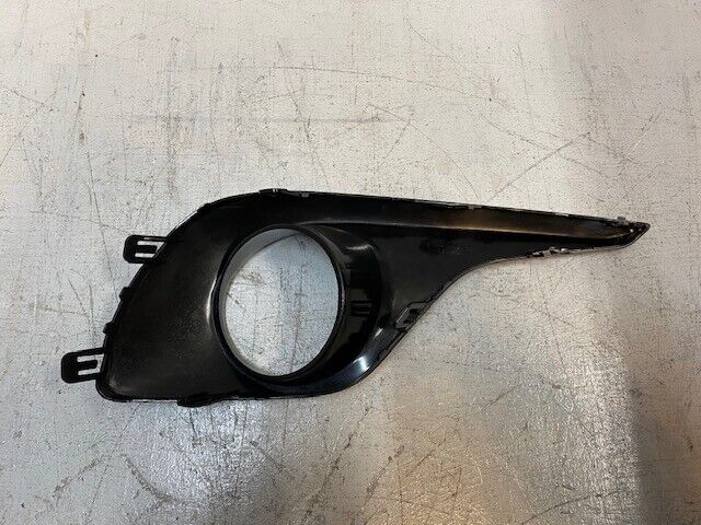 81481-0E100 Front Fog Light Frame R for Toyota Highlander