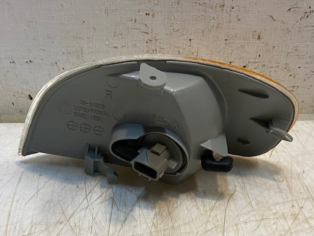 Turn Signal Light Lamp Right Front Passenger Side 18-5091B | 1157NA