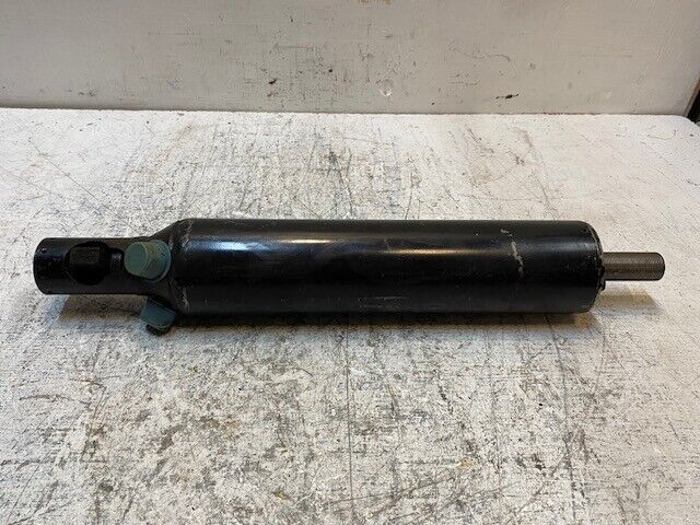 Hydraulic Cylinder C36556 | A8 800 250 81 | 17-3/4" Long 70mm OD 22mm Thread