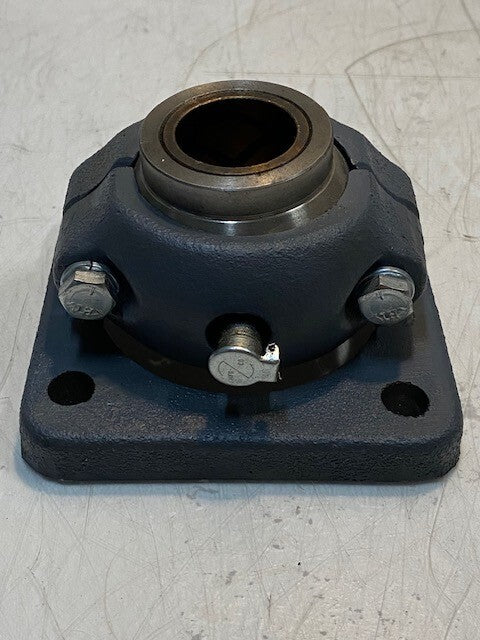 MFG Co. 4-Bolt Pillow Block Flange Bearing 4-1/4" W 2-1/2" H 30mm Bore