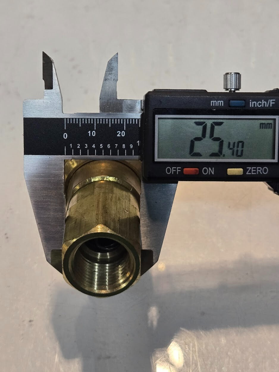 Parker 30 Series B37 1/2" Quick Connect Coupler 1/2"-14 Female Threads