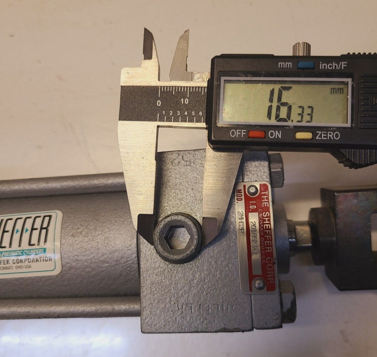 The Sheffer Corp Pneumatic Air Cylinder 2018523-1 | Model 2MHC3P | 2018523