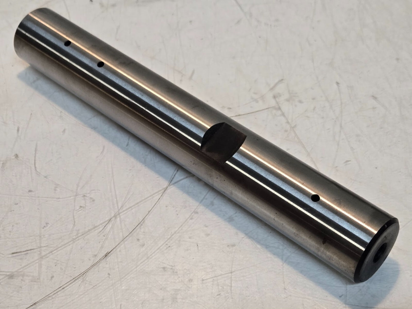 Steering King Pin A000000539 for Caterpillar | 090664 | 8 13/16" Long 32 mm OD