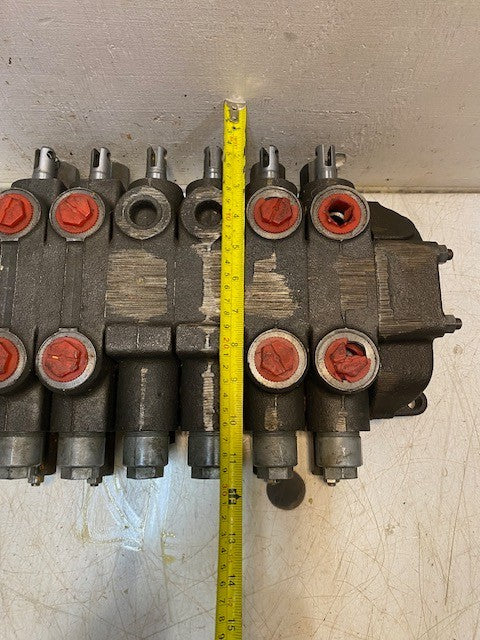 Tenneco Monoblock Directional Control Valve 1346082C2 | JJB9002101
