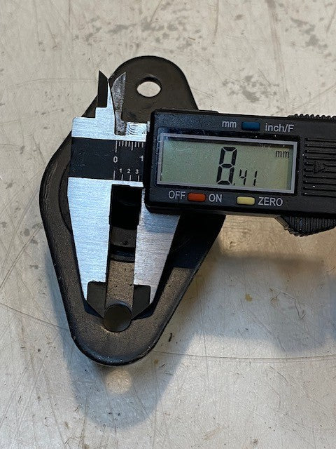 2 Quantity of Engine Motor Mount Isolators 4-1/2" L 2-3/8" W 10mm Bore (2 Qty)