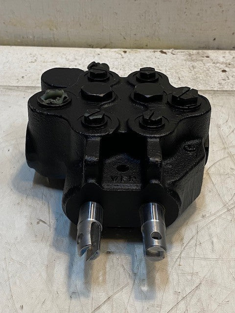Danfoss Hydraulic Valve Assembly 1622-AX | 388C