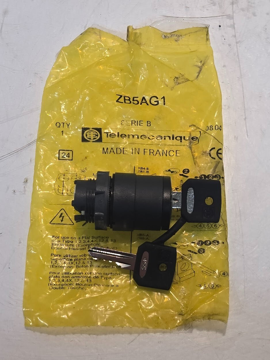 Telemecanique ZB5AG1 3-Position Spring Return Key Selector | 2 Keys | 0804