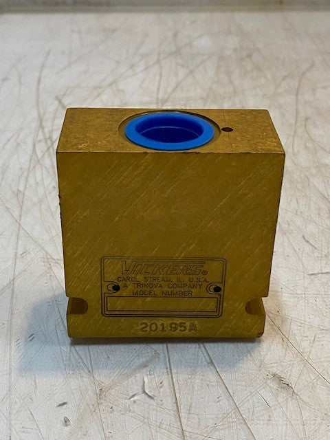 Vickers 20195A Shuttle Valve 2-1/2" x 2-1/2" x 1-1/8"