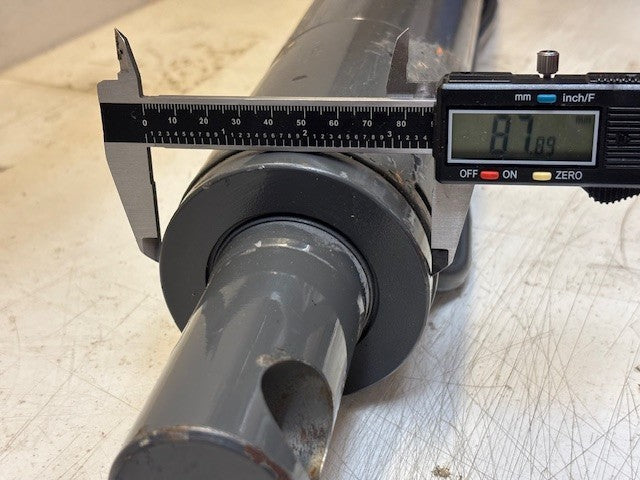 Single-Rod Hydraulic Cylinder for Skid Steer 26" Long 3.5" Bore 2" Shaft