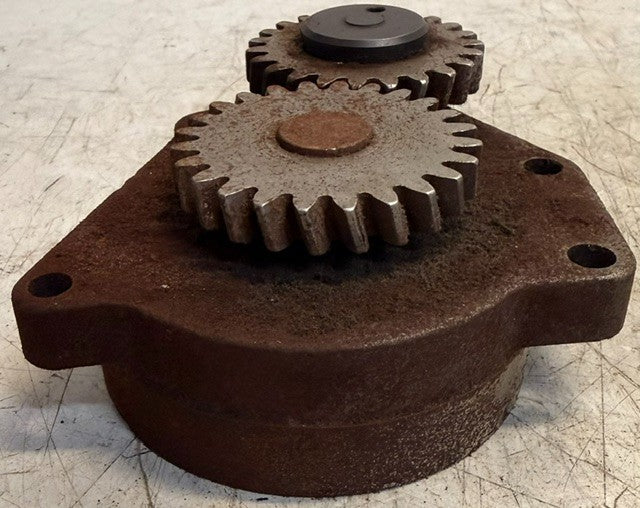 Diesel Engine Oil Pump Cast Metal With Two Drive Gears Heavy Equipment Motor