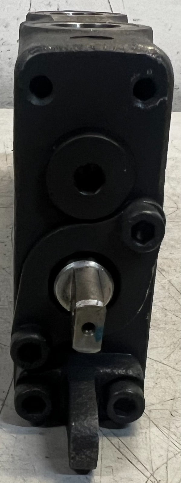 Hydraulic Boom Control Valve For Kubota Mini Excavators B42VE4 | F382057