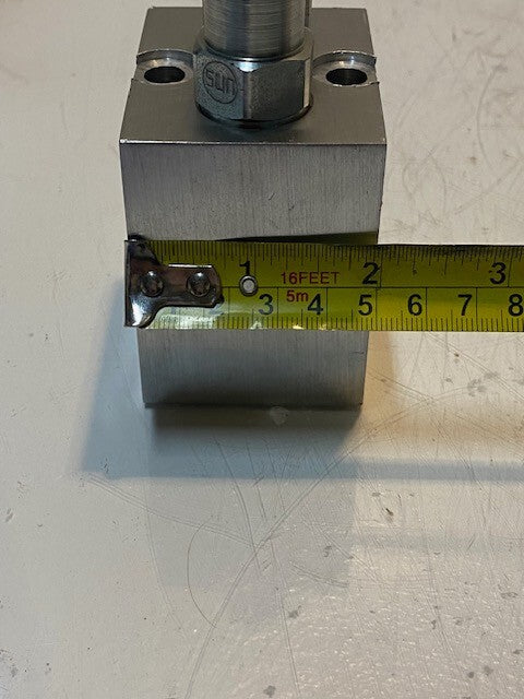 Sun Hydraulics XZT OFE0-A2 Brake Valve Swing Drive Block 1700 Psi 2-7/16" W 4" H