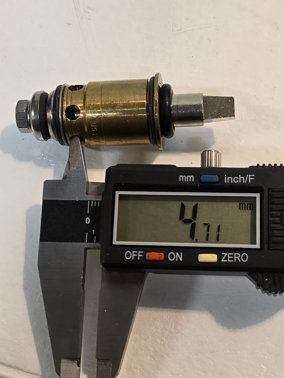 Quaturn LH Cartridge CHI-FAU-CO for Chicago Faucet Pat No. 5316039