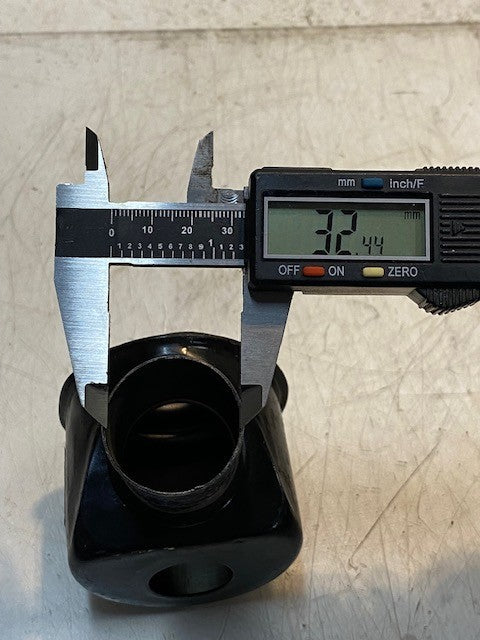 Ford C7TZ-6A665-A Valve Cover Breather Filter