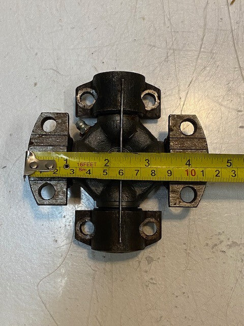 Universal Joint MUJ B-W | LE 10060J | 4-1/2" Wide 10mm Bolt Holes