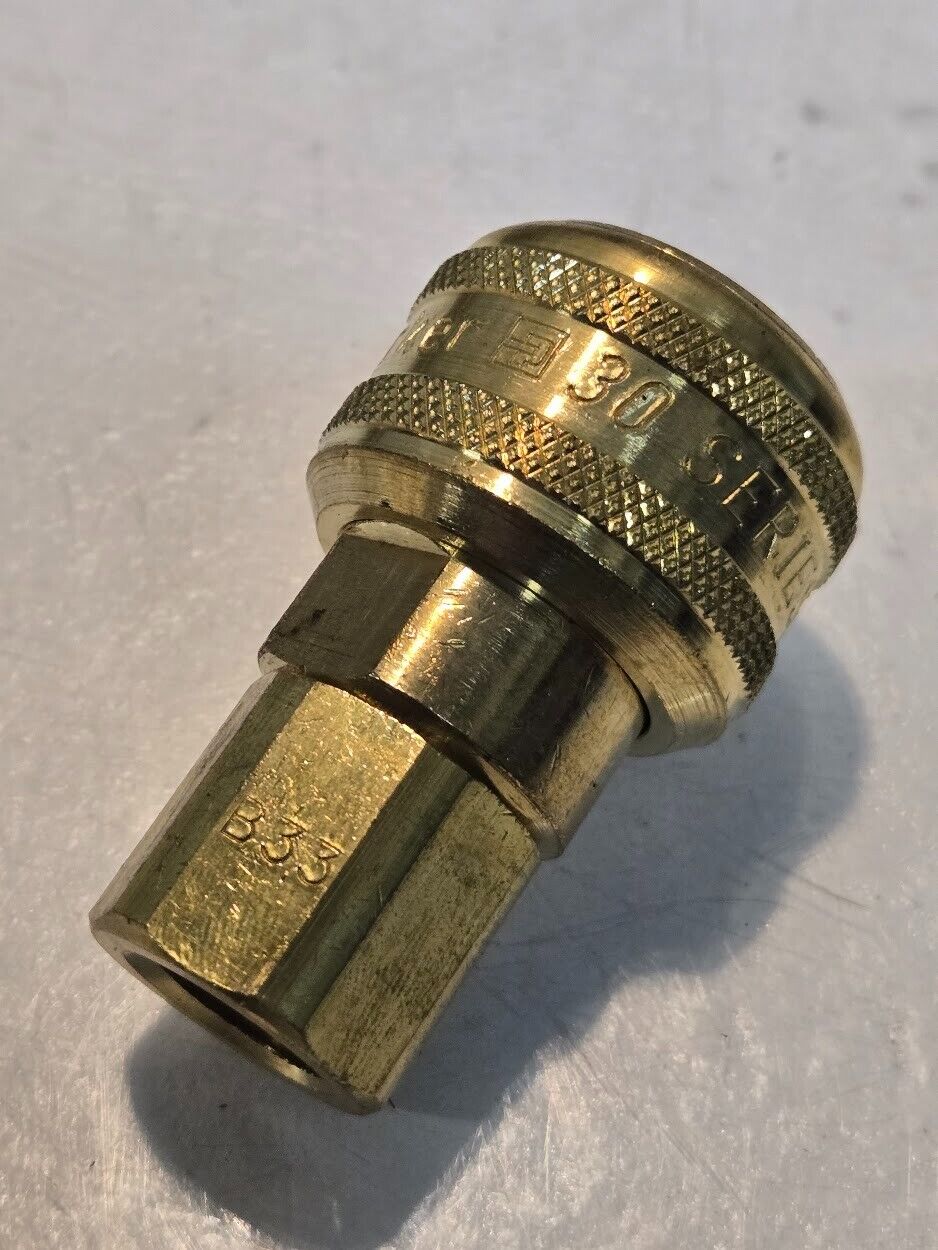 4 Quantity of Parker 30 Series B33 1/4" Quick Connector Couplings 2799-1 (4 Qty)
