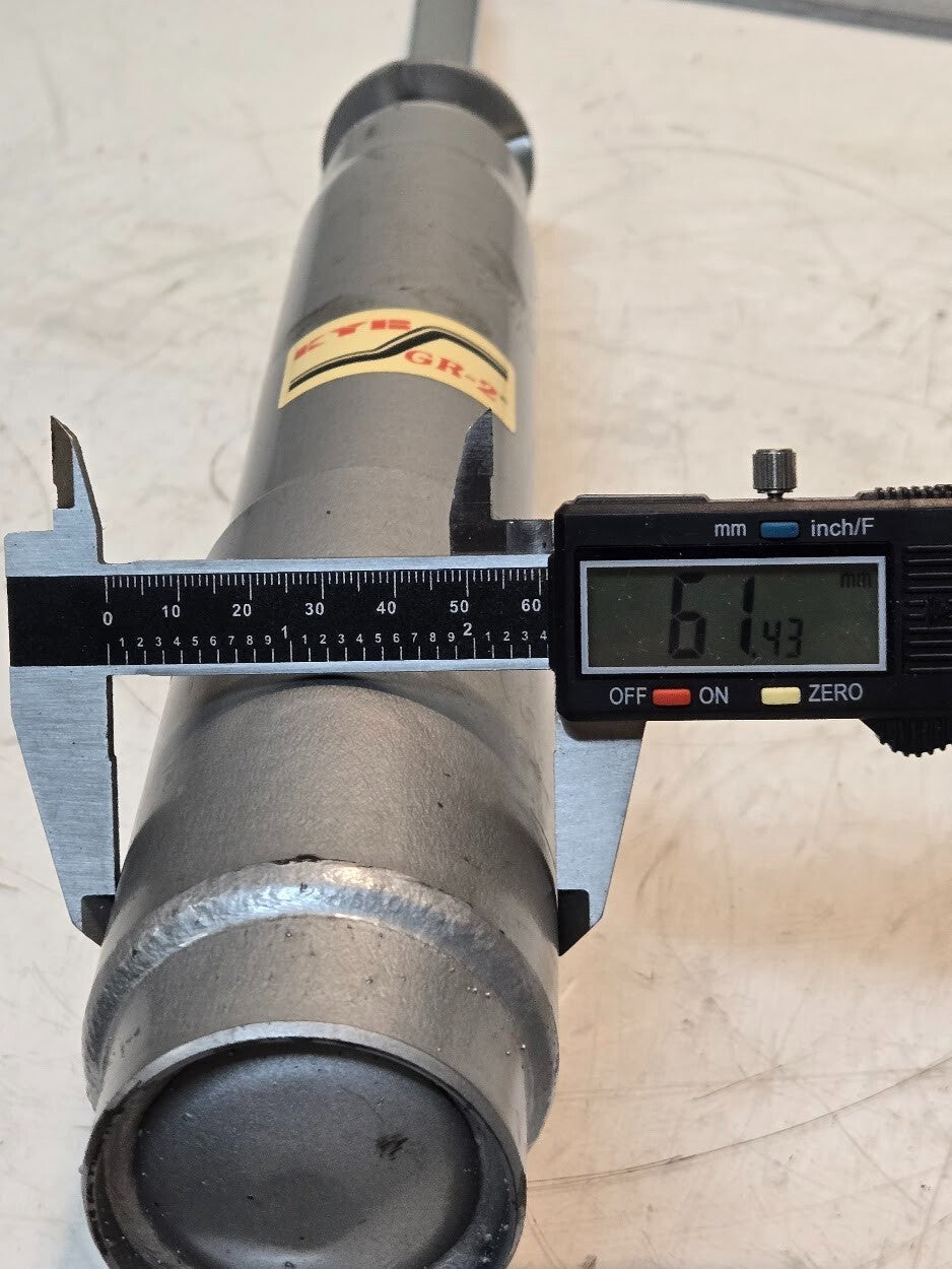 KYB GR-2 Gas Strut 235005 | YG31 | 25" Overall Length | 15.9 mm Threaded End