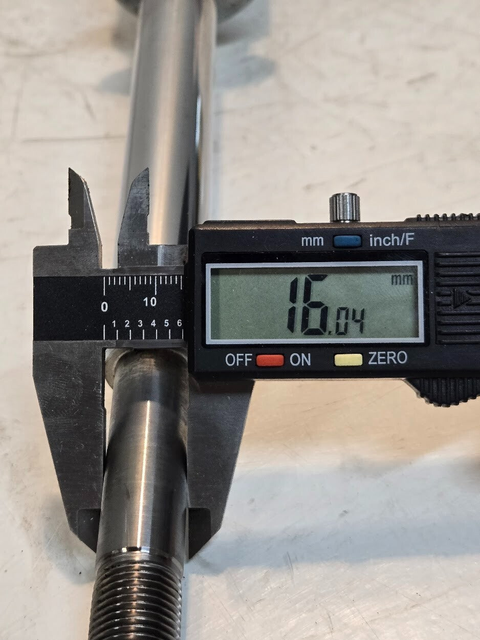 KYB GR-2 Gas Strut 235005 | YG31 | 25" Overall Length | 15.9 mm Threaded End