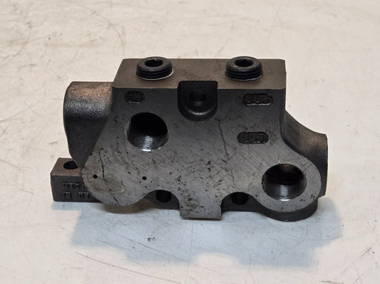 Hydraulic Manifold RSM 4 | 1/2 in FPT Side Inlet | 3/4 in FPT Face Inlet/Outlet