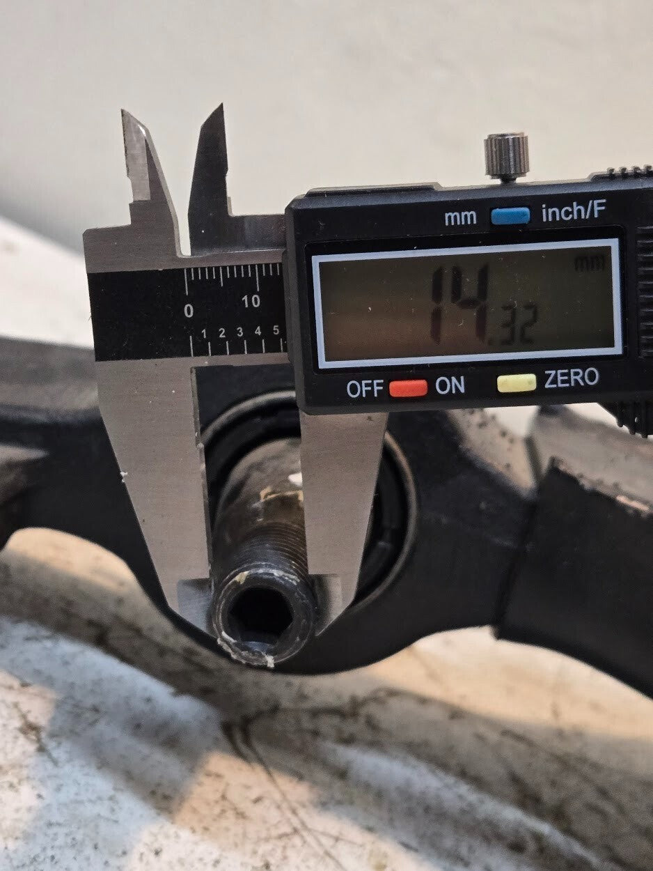 Lower Control Arm 186C3 and Mounting Bracket 15165144 for Chevy Trailblazer