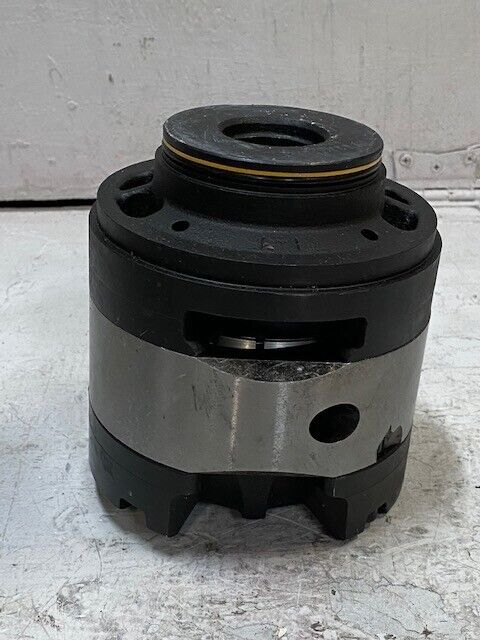 Hydraulic Pump 581680V | 21G2230316 USED/SLIGHT DAMAGED