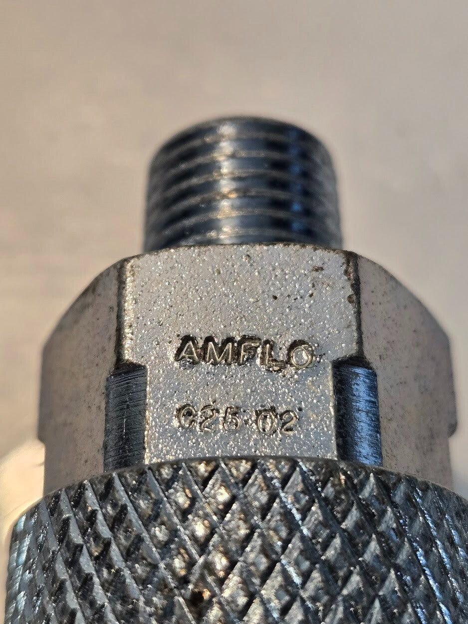 13 Quantity of Amflo C25-02 3/8" Quick Connect Couplers 1/4" NPT (13 Quantity)