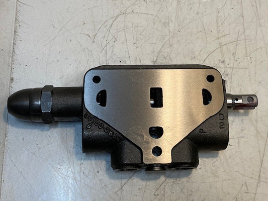 Double Acting Hydraulic Valve 30100-258C | J146