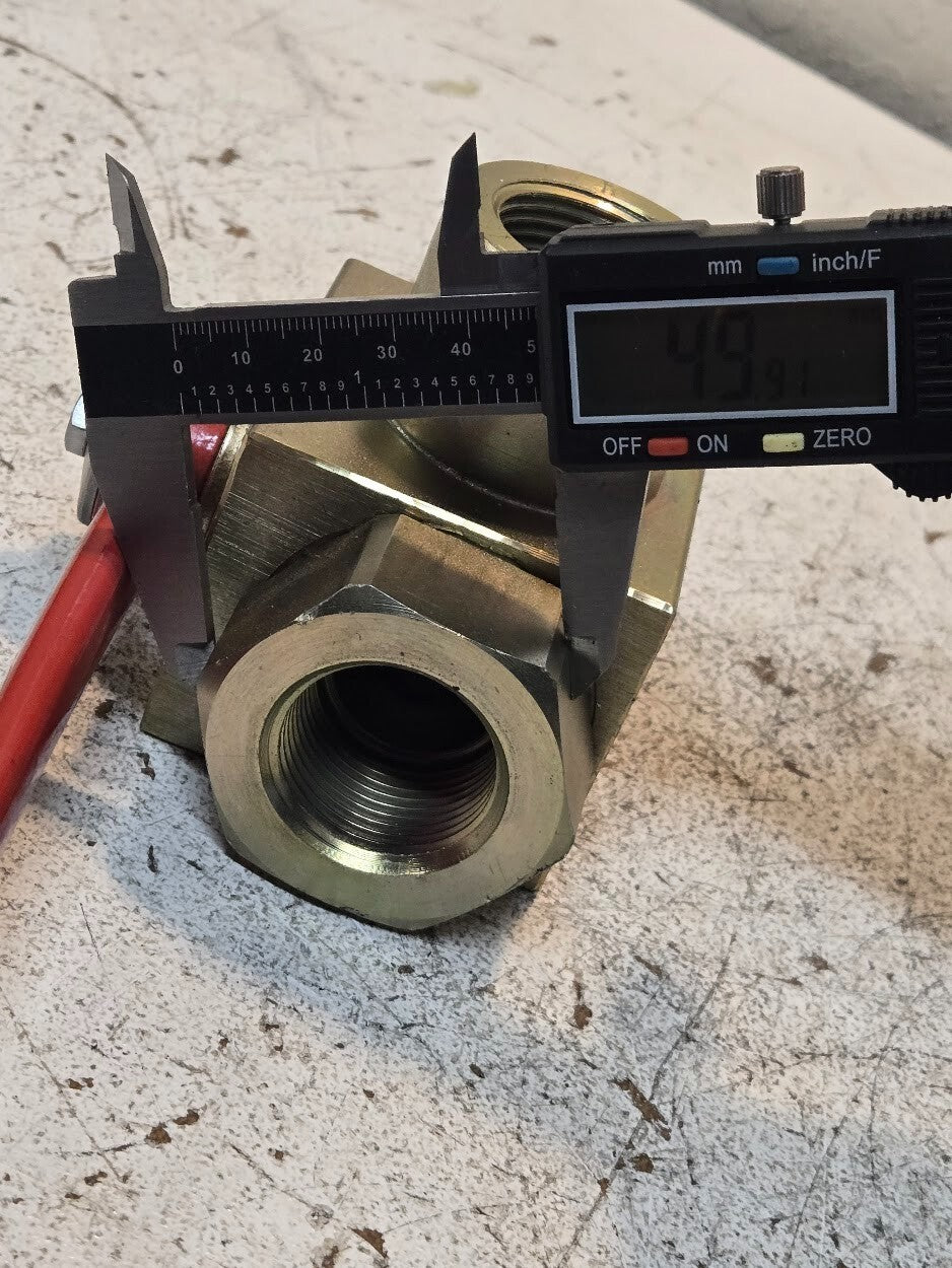 Anchor Flange 3-Way Block Body Threaded Valve AE3LN1-11DB | 5075 PSI