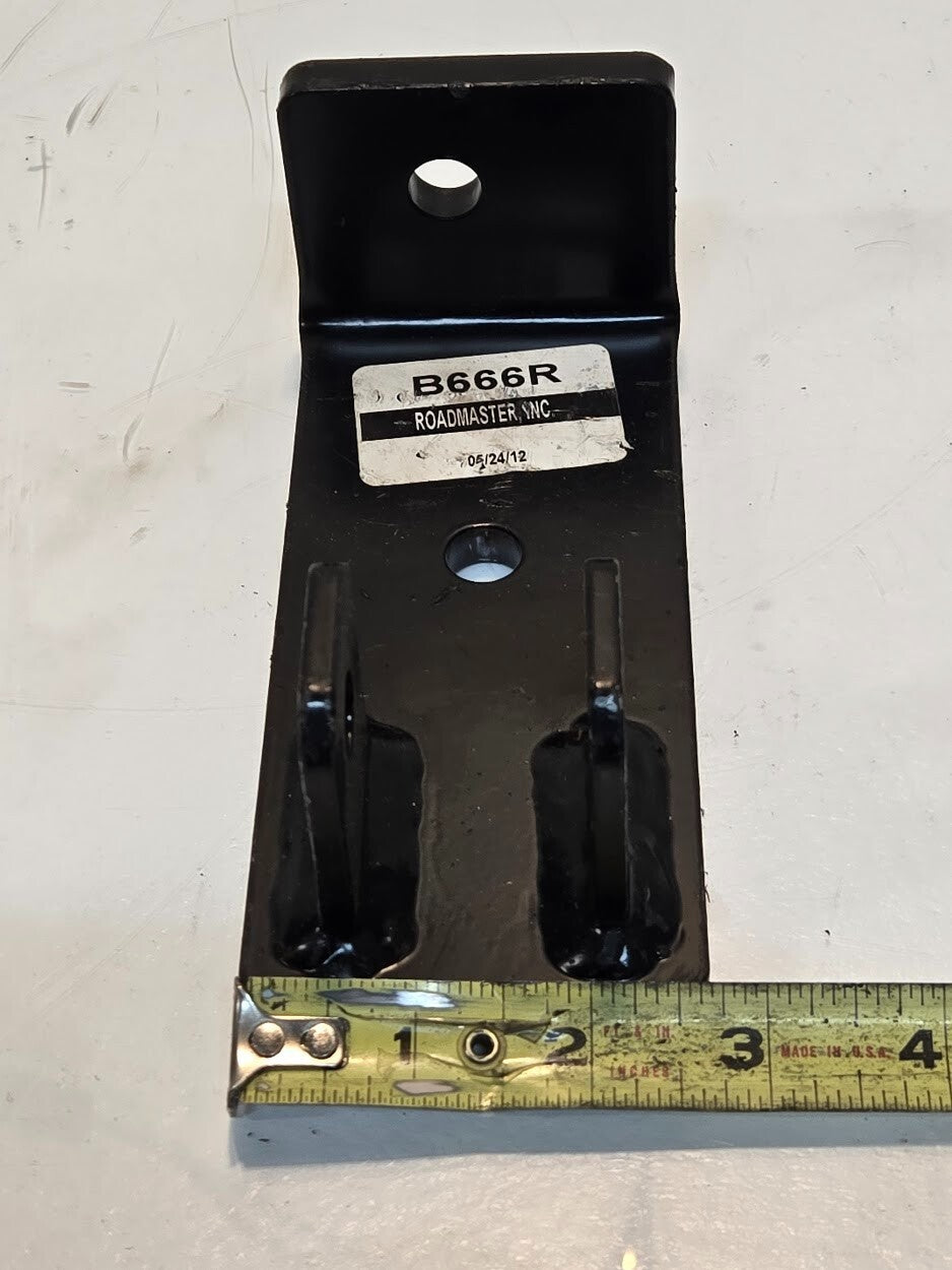 Roadmaster B666R Bracket for Sprinter Van | 6-1/4" x 2-3/4" x 2-1/2"