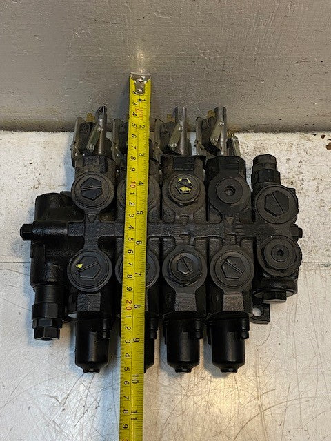 Husco 4-Spool Hydraulic Control Valve D10M0997 | 8526400 | 5000-0292