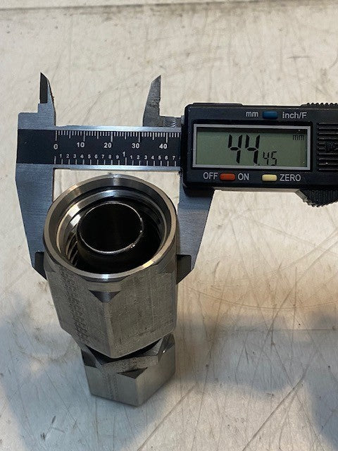 Female Tube Pipe Swivel Fitting SSP 316 | UZM | WLZ | 4" Tall 31mm ID 44mm OD