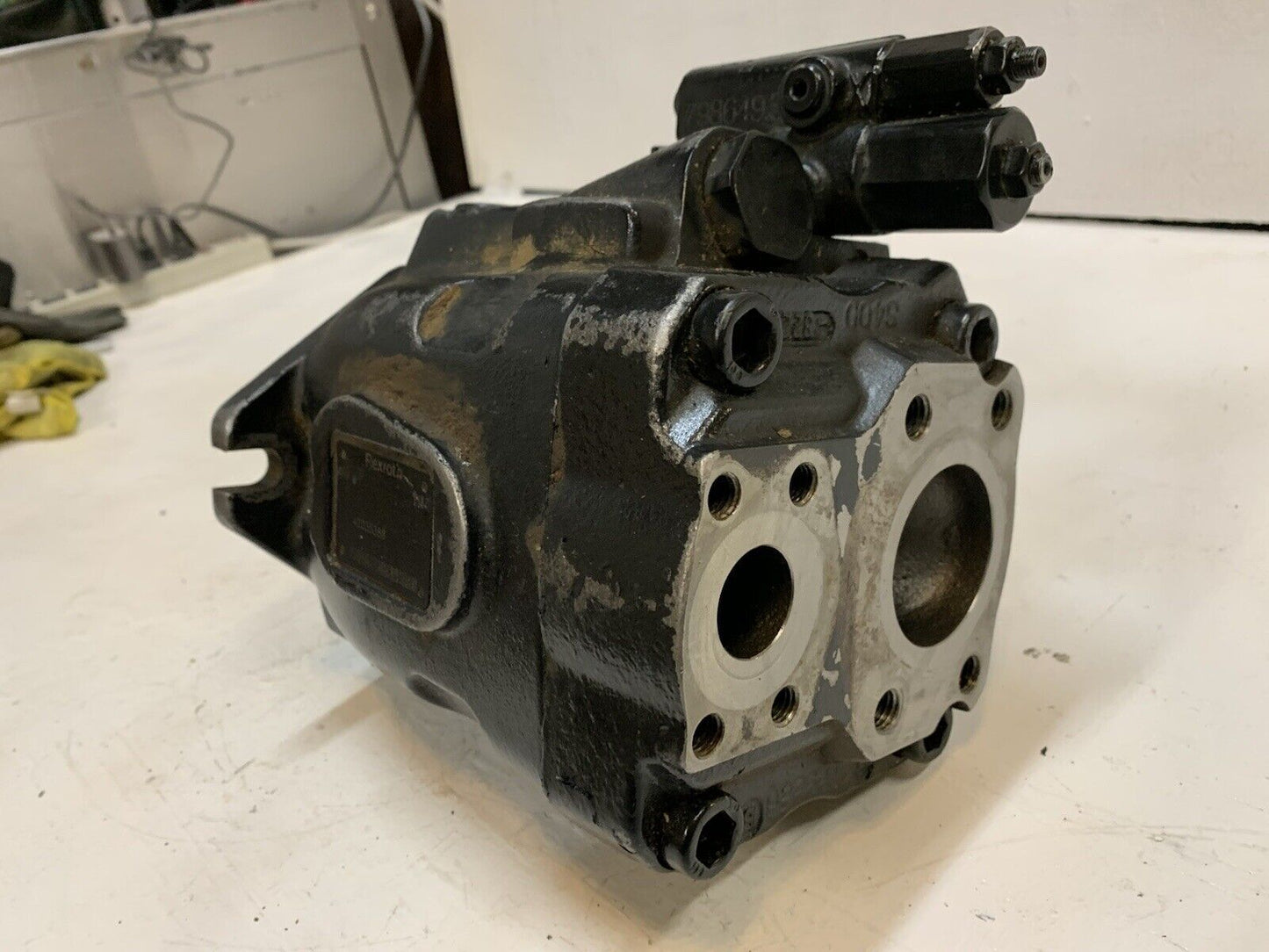 Rexroth 42035388 Hydraulic Pump with 79866493 Relief Valve | 736208272427031