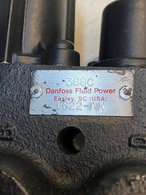 Danfoss Hydraulic Valve Assembly 1622-AX | 388C