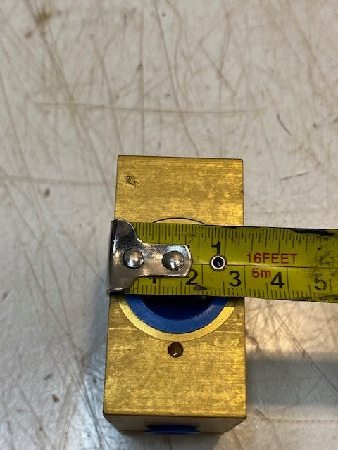 Vickers 20195A Shuttle Valve 2-1/2" x 2-1/2" x 1-1/8"