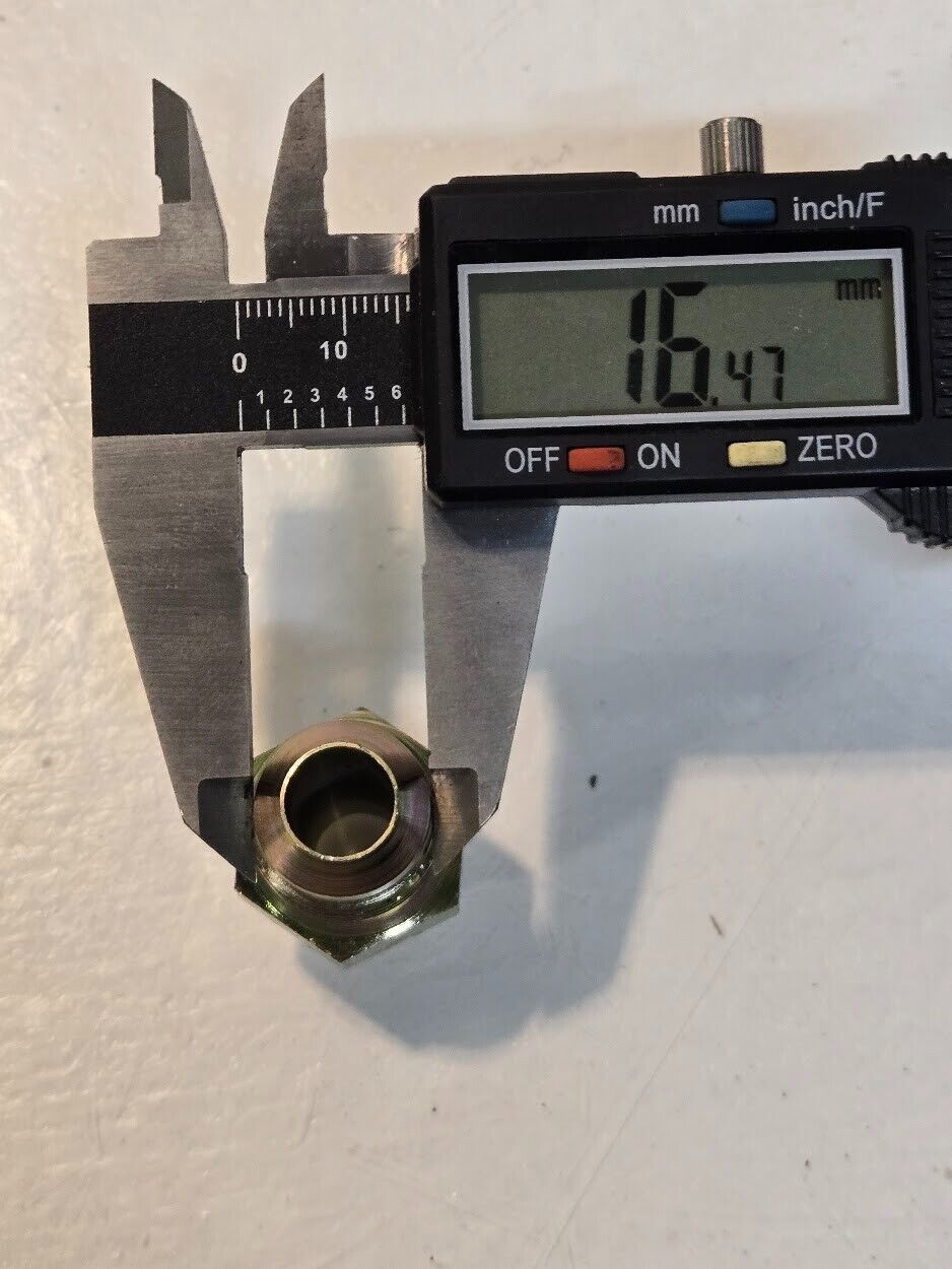 8 Quantity of Parker 8F40MXS 05-II 17 Triple-Lok 37 Flare Fittings (8 Quantity)