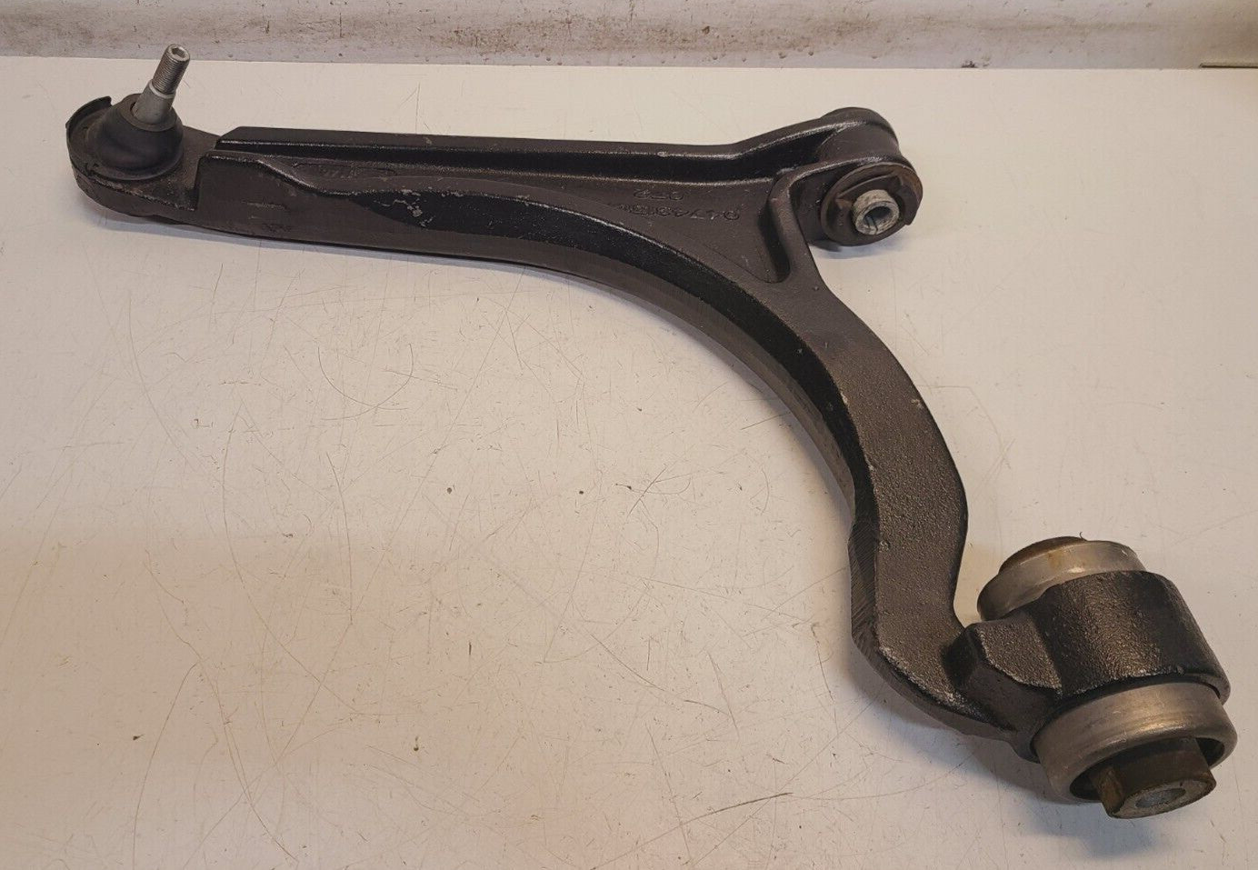 Chrysler Pacifica Front Lower Control Arm 04743151AF | 6T2 | D12 | J140