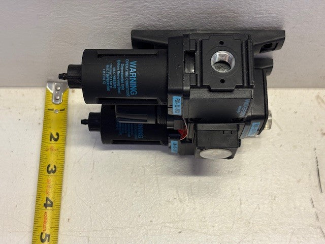 Wilkerson Air Pressure Regulator | F08-02-SK00 | R08-02-F0G0 | L06-02-LK00