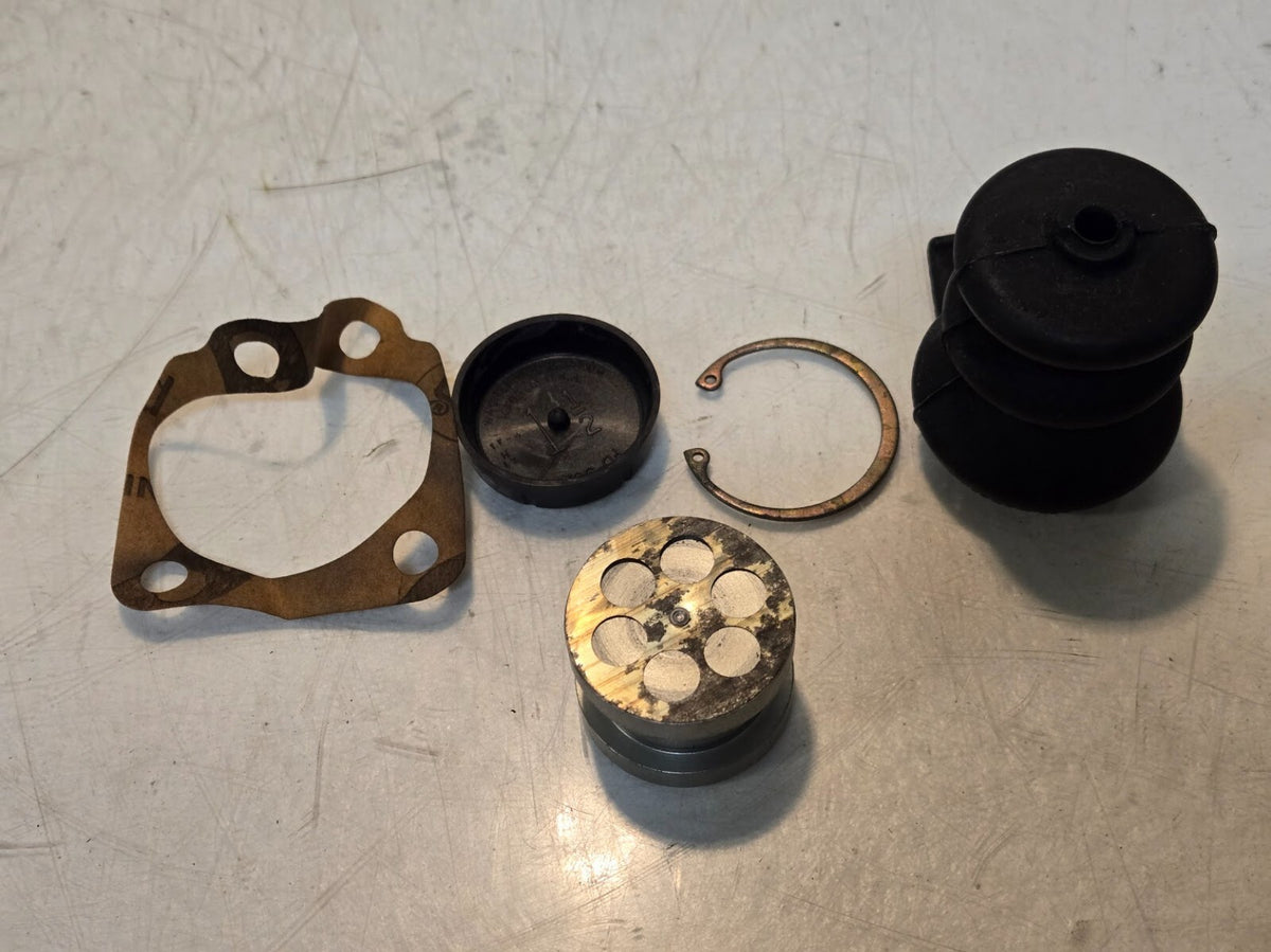 2 Quantity of Ford B7Q-2004-B Master Cylinder Repair Kits | TTB 20 (2 Quantity)
