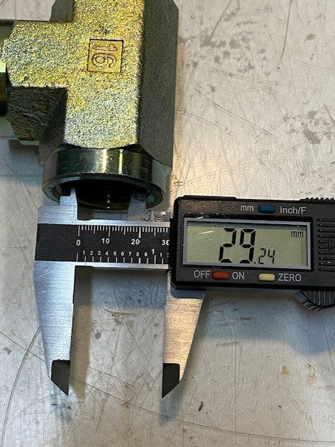 2 Quantity of Hydraulic Tee Pipe Fittings 16 | 29mm Bore 3-1/8" L (2 Quantity)