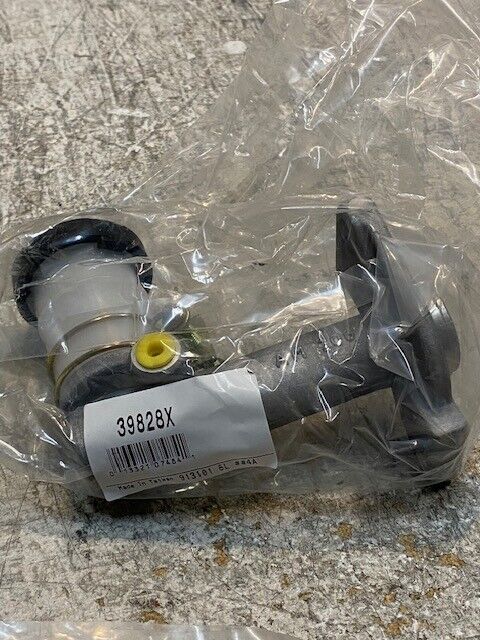 Duralast 10294 Nissan 5/8 Clutch Master Cylinder AM106 | 39828X