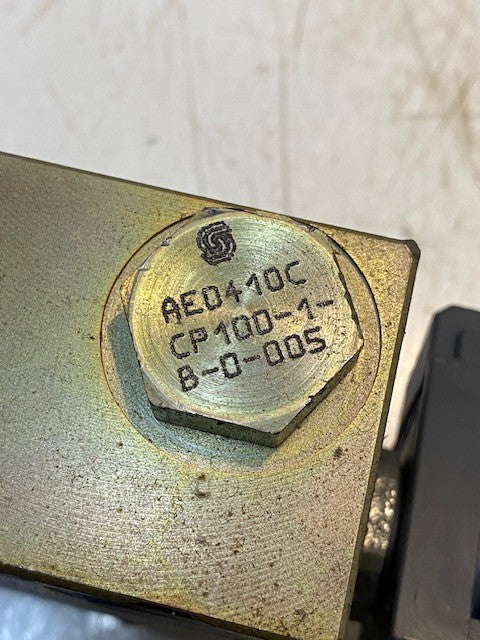 Sauer Danfoss Bobcat Valve 2310-7, 223564 B, CP12548, AE0910A, AE0410C