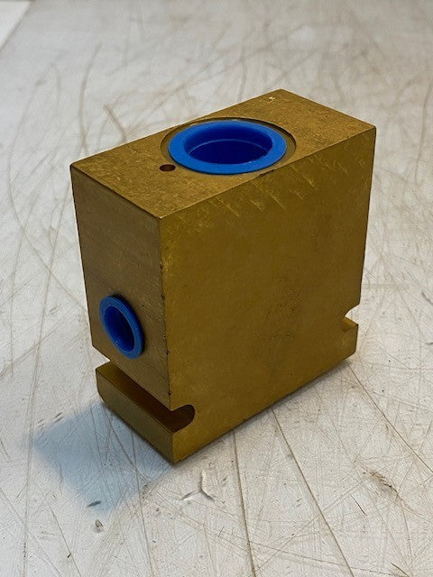 Vickers 20195A Shuttle Valve 2-1/2" x 2-1/2" x 1-1/8"