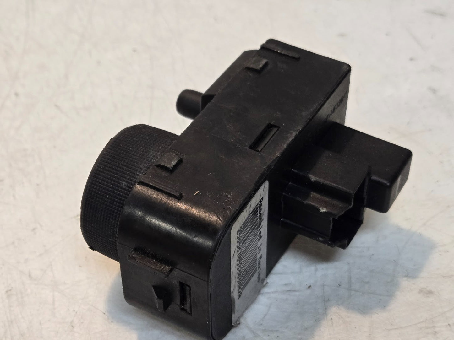 2 Quantity of Headlight Switches for GM 25858705 | 2585870533030929 (2 Qty)