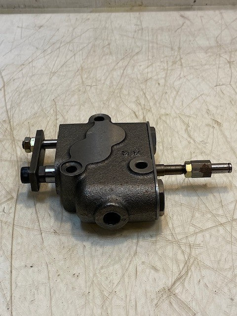 Hydraulic Control Valve Assembly for Kubota 35080-0-11104 4K