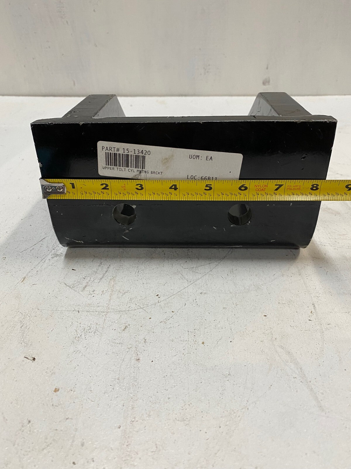 15-13420 Upper Tilt Cyl Mntng Brckt 66B11