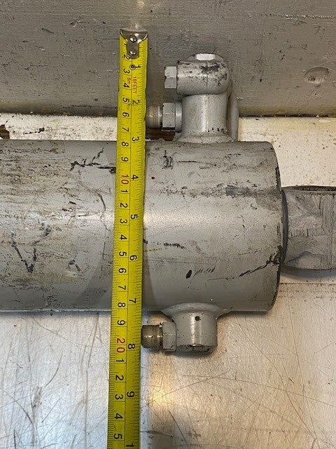 Hydraulic Cylinder 557384 | 30S97 | 900 | 32mm Bore 18-1/4" L 8" W 4-1/2" Dia.