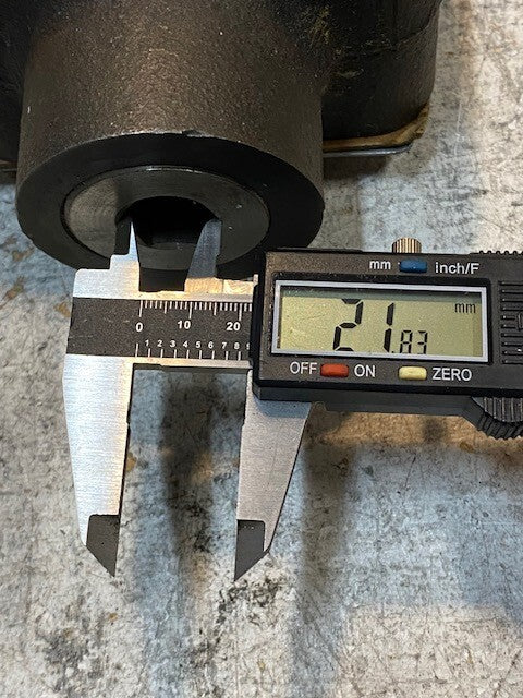 Hydraulic Pump Valve Accum PR Tank 22mm Bore 8-5/8" L 4-3/4" W 2-3/4" H